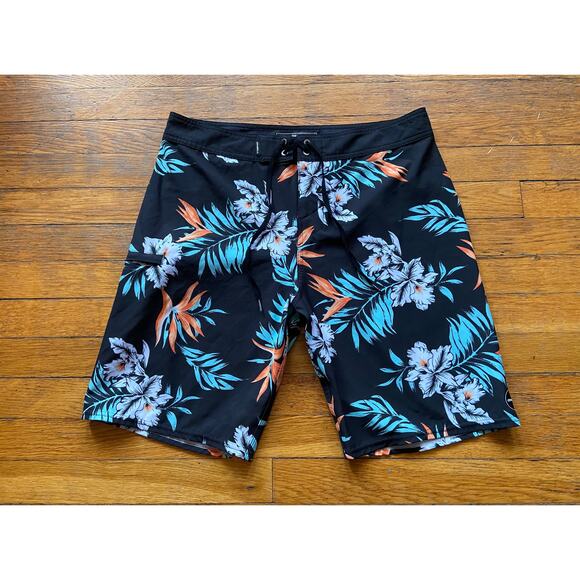 O'NEILL Hyperfreak Black Floral Boardshorts sz 32 - Picture 1 of 13